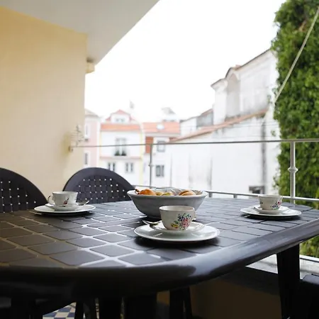 別荘 Triplex House In The Heart Of